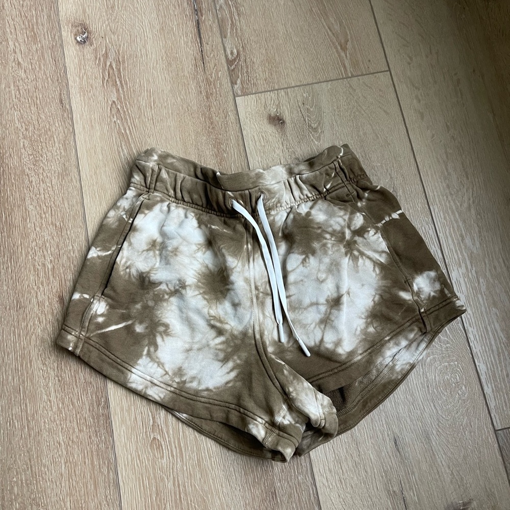 Lululemon Brown and White Tie Dyed Drawstring Shorts